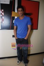 Shahrukh Khan at Reebok and bollywoodhungama.com meets the My Name Is Khan online contest winners in Mannat on 23rd March 2010 (31).JPG